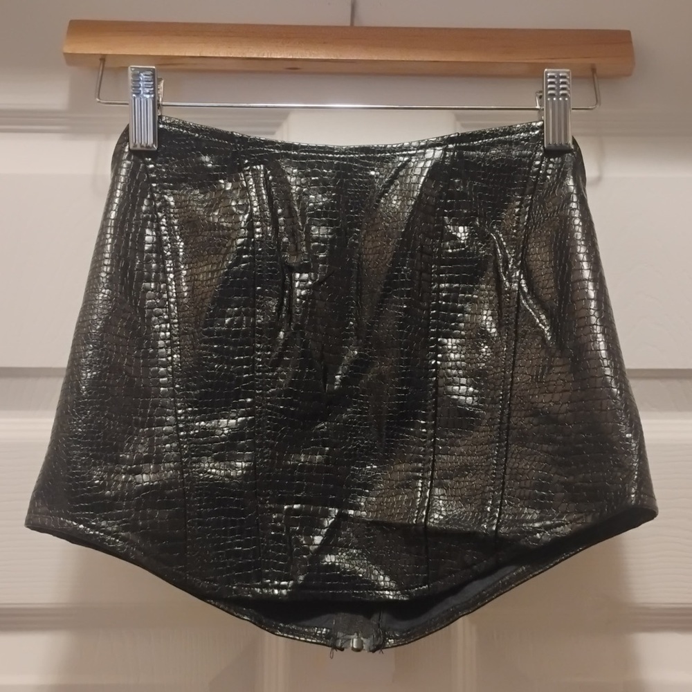 NWT Cider Black Faux Leather Croc Embossed Tube Top Sophisticated Casual Size M
